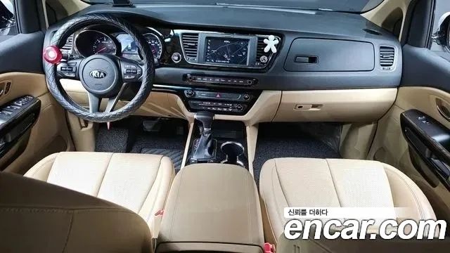 Kia Canival 2019 — photo 7