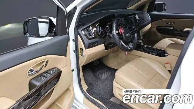 Kia Canival 2019 — photo 12