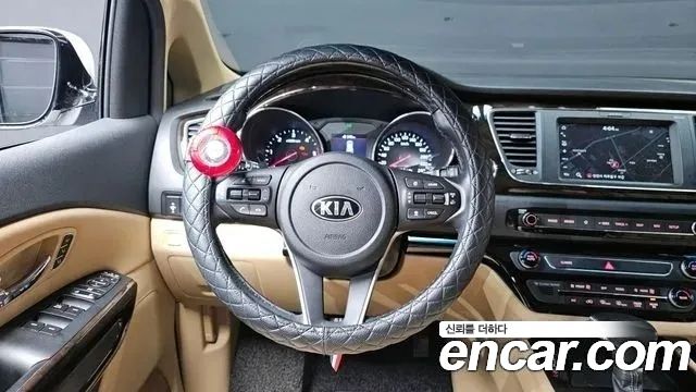Kia Canival 2019 — photo 13