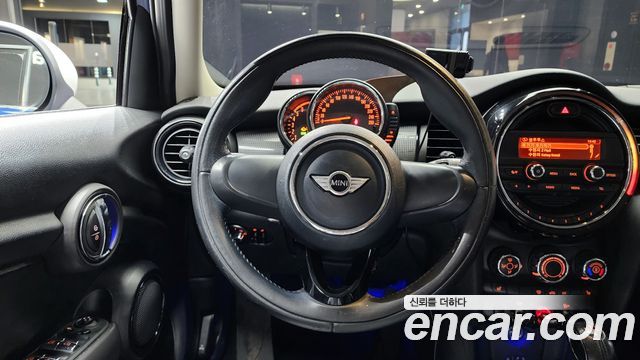 Mini Cooper 2017 — photo 14