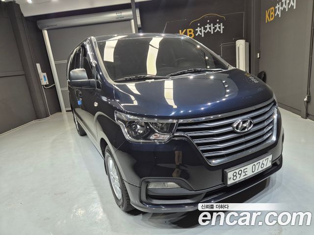 Hyundai Starex 2019 — photo 1