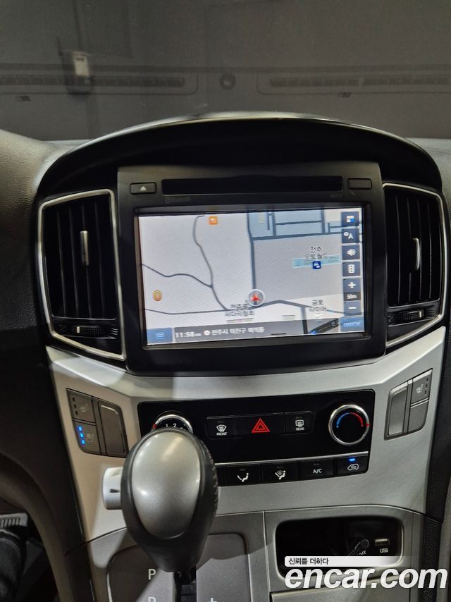 Hyundai Starex 2019 — photo 11