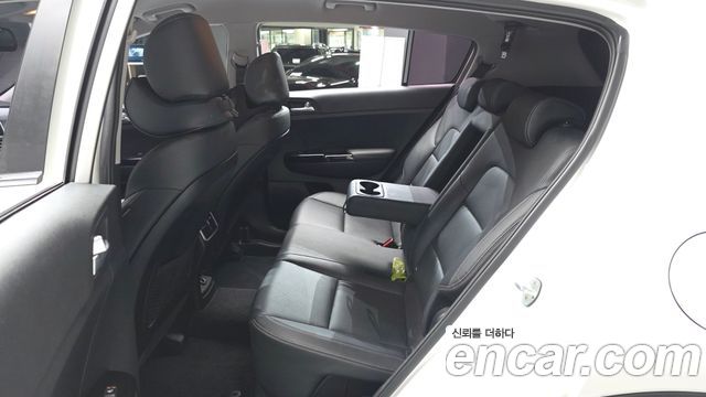 Kia Sportage 2018 — photo 17
