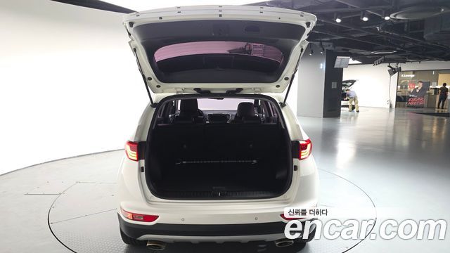 Kia Sportage 2018 — photo 26