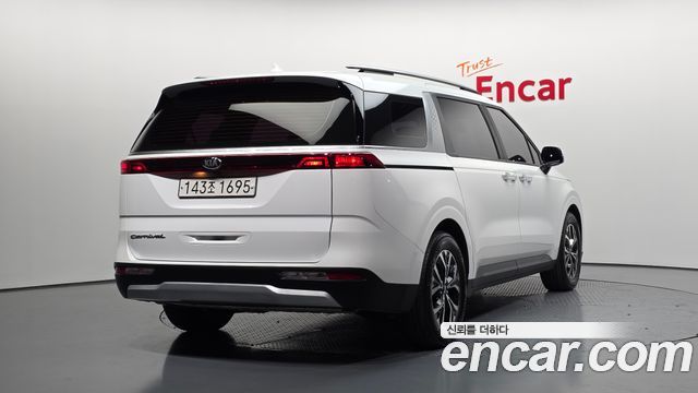Kia Canival 2021 — photo 2