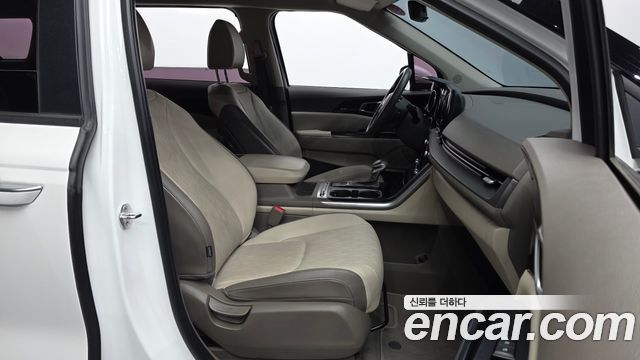Kia Canival 2021 — photo 17