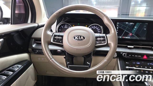 Kia Canival 2021 — photo 19
