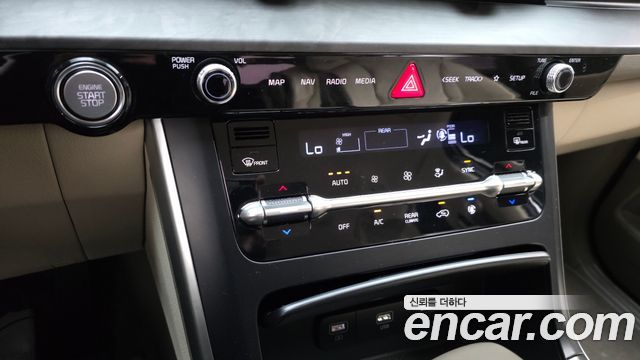 Kia Canival 2021 — photo 23