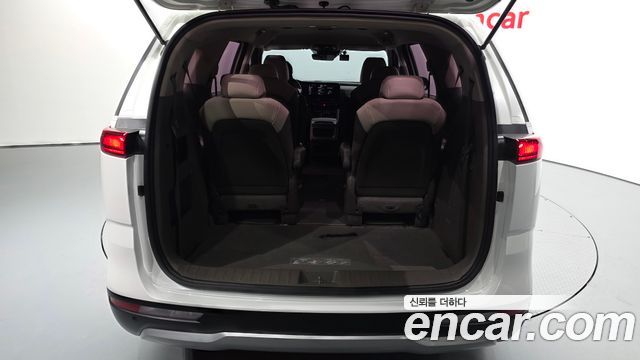 Kia Canival 2021 — photo 26