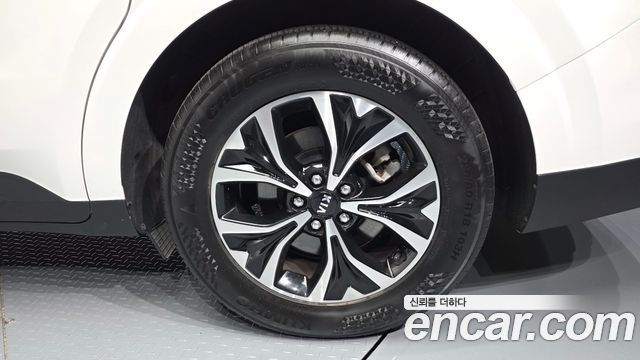 Kia Canival 2021 — photo 7