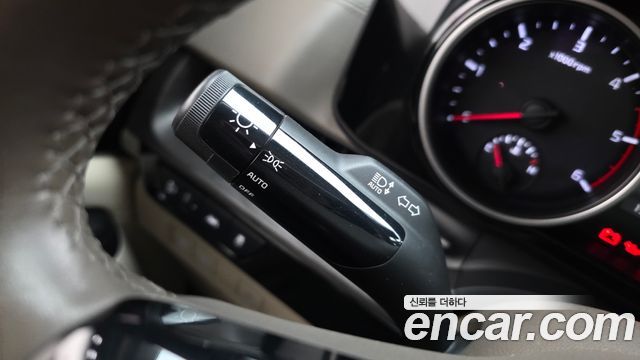 Kia Canival 2021 — photo 29