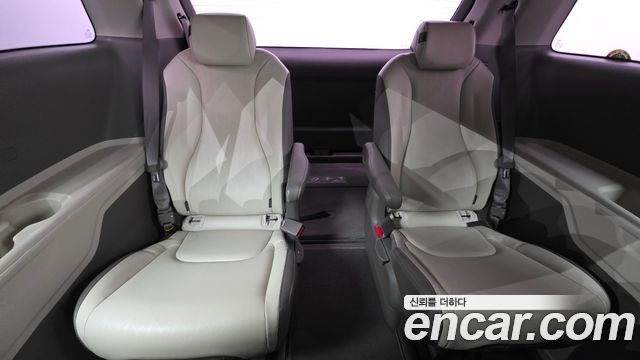 Kia Canival 2021 — photo 33