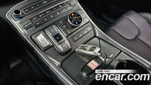 Hyundai Santafe 2023 — photo 9