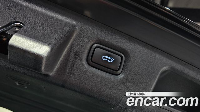 Hyundai Santafe 2023 — photo 17