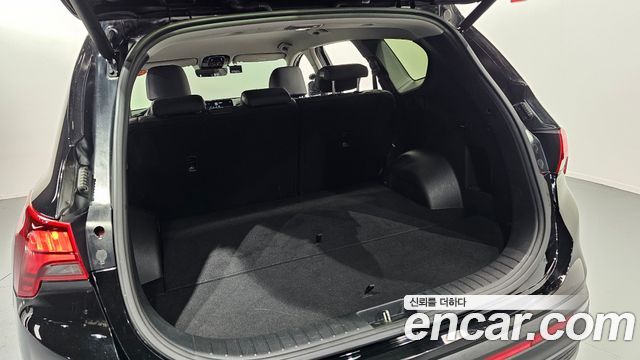 Hyundai Santafe 2023 — photo 18