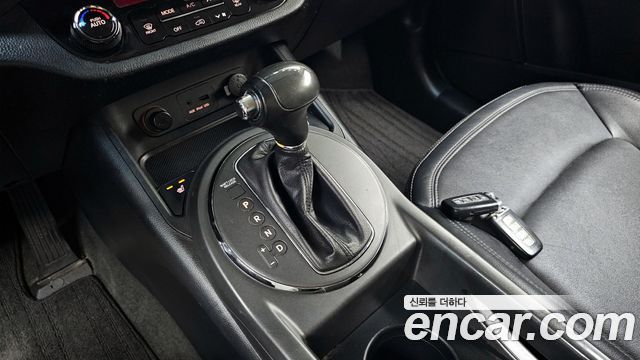 Kia Sportage 2012 — photo 12