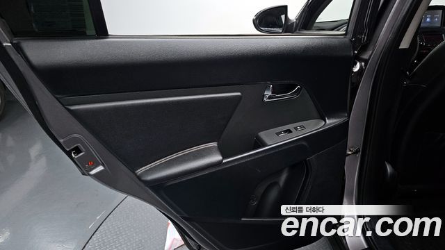 Kia Sportage 2012 — photo 15