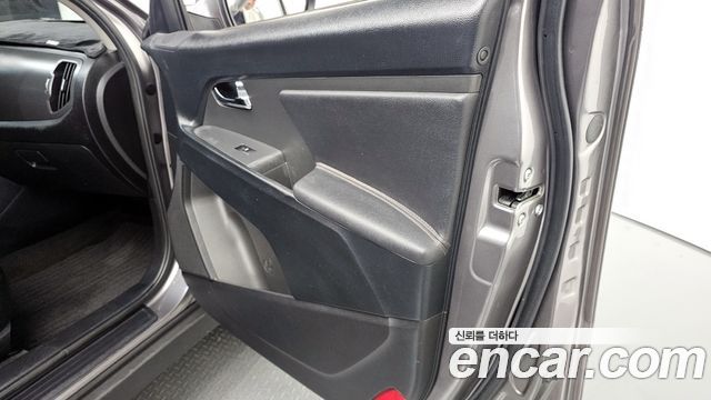 Kia Sportage 2012 — photo 31