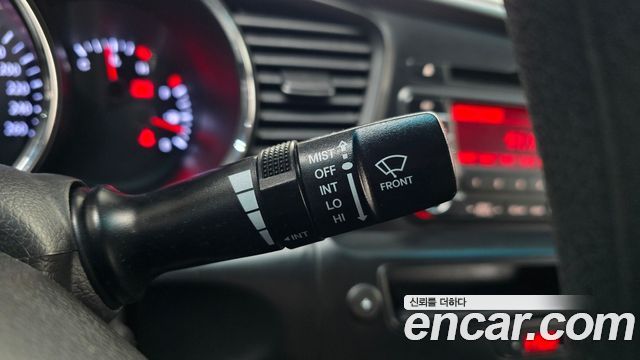 Kia K5 2013 — photo 25