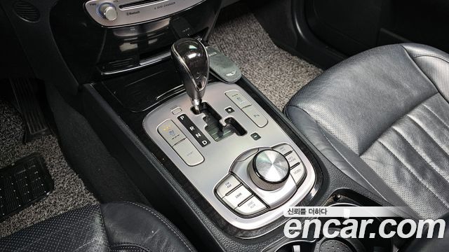Hyundai Genesis 2012 — photo 9