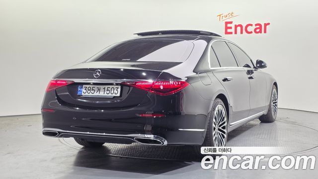 Mercedes-Benz S-Class 2023 — photo 2