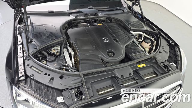 Mercedes-Benz S-Class 2023 — photo 6