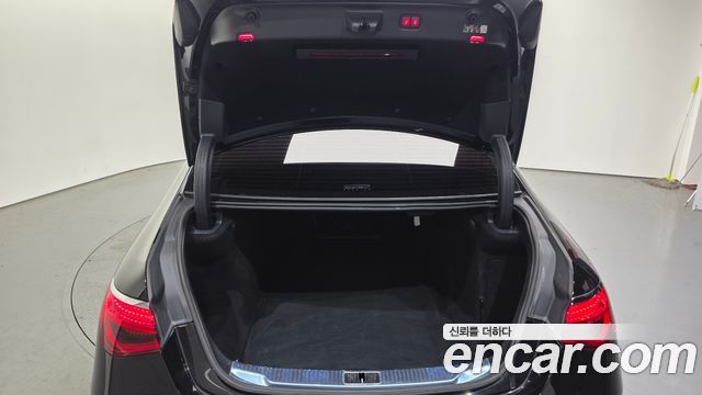 Mercedes-Benz S-Class 2023 — photo 20