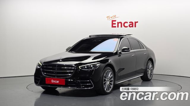 Mercedes-Benz S-Class 2023 — photo 1
