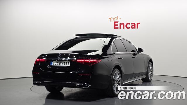 Mercedes-Benz S-Class 2023 — photo 2
