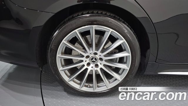 Mercedes-Benz S-Class 2023 — photo 5