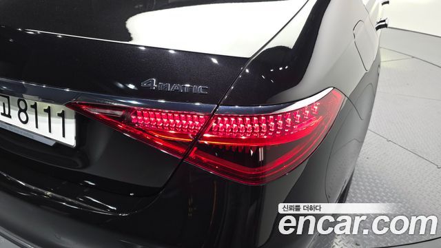 Mercedes-Benz S-Class 2023 — photo 9