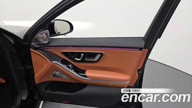 Mercedes-Benz S-Class 2023 — photo 14