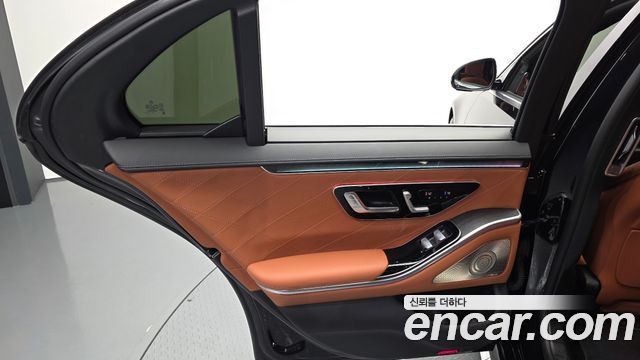 Mercedes-Benz S-Class 2023 — photo 15