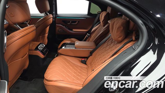 Mercedes-Benz S-Class 2023 — photo 16