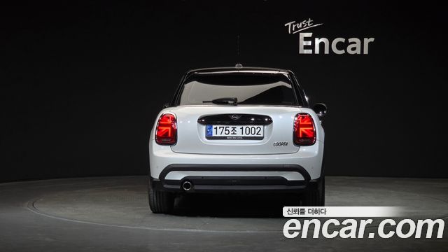 Mini Cooper 2024 — photo 4