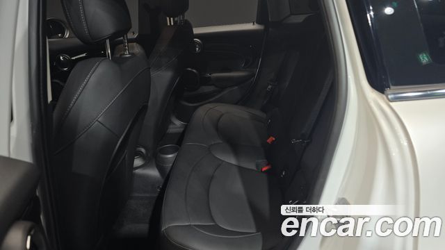 Mini Cooper 2024 — photo 11