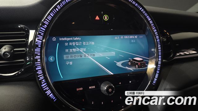 Mini Cooper 2024 — photo 16