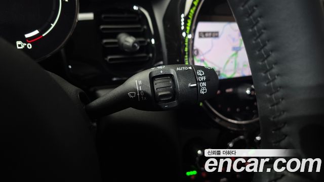 Mini Cooper 2024 — photo 17