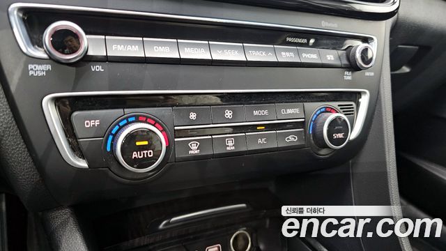 Kia K5 2017 — photo 17