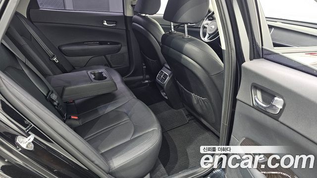 Kia K5 2017 — photo 18