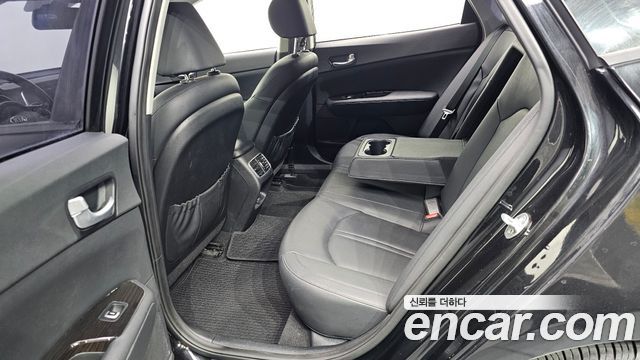 Kia K5 2017 — photo 19