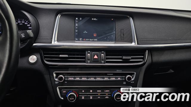 Kia K5 2017 — photo 20