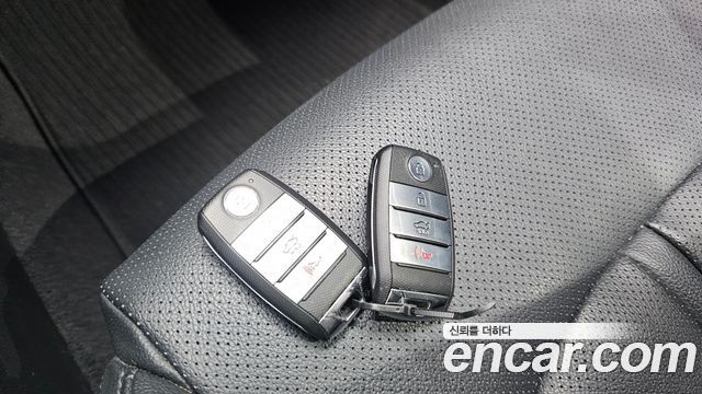 Kia K5 2017 — photo 23