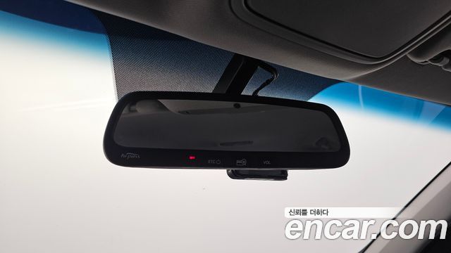 Kia K5 2017 — photo 25