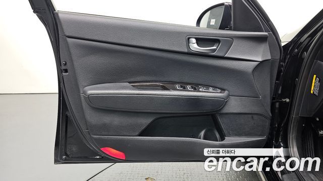 Kia K5 2017 — photo 14