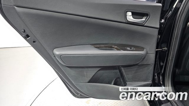 Kia K5 2017 — photo 15