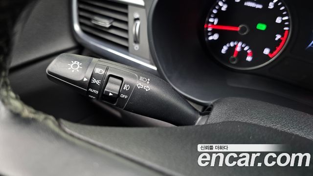 Kia K5 2017 — photo 30