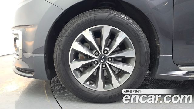Kia Canival 2016 — photo 5