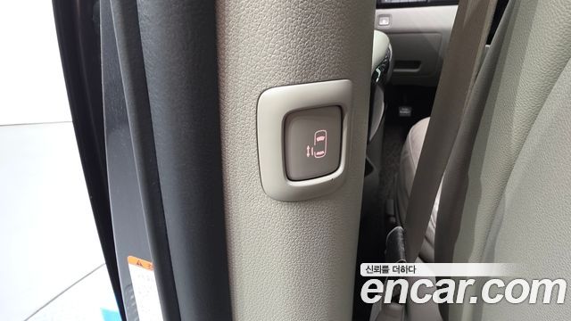 Kia Canival 2016 — photo 19