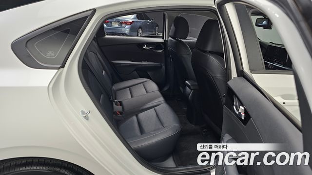 Kia K3 2024 — photo 17